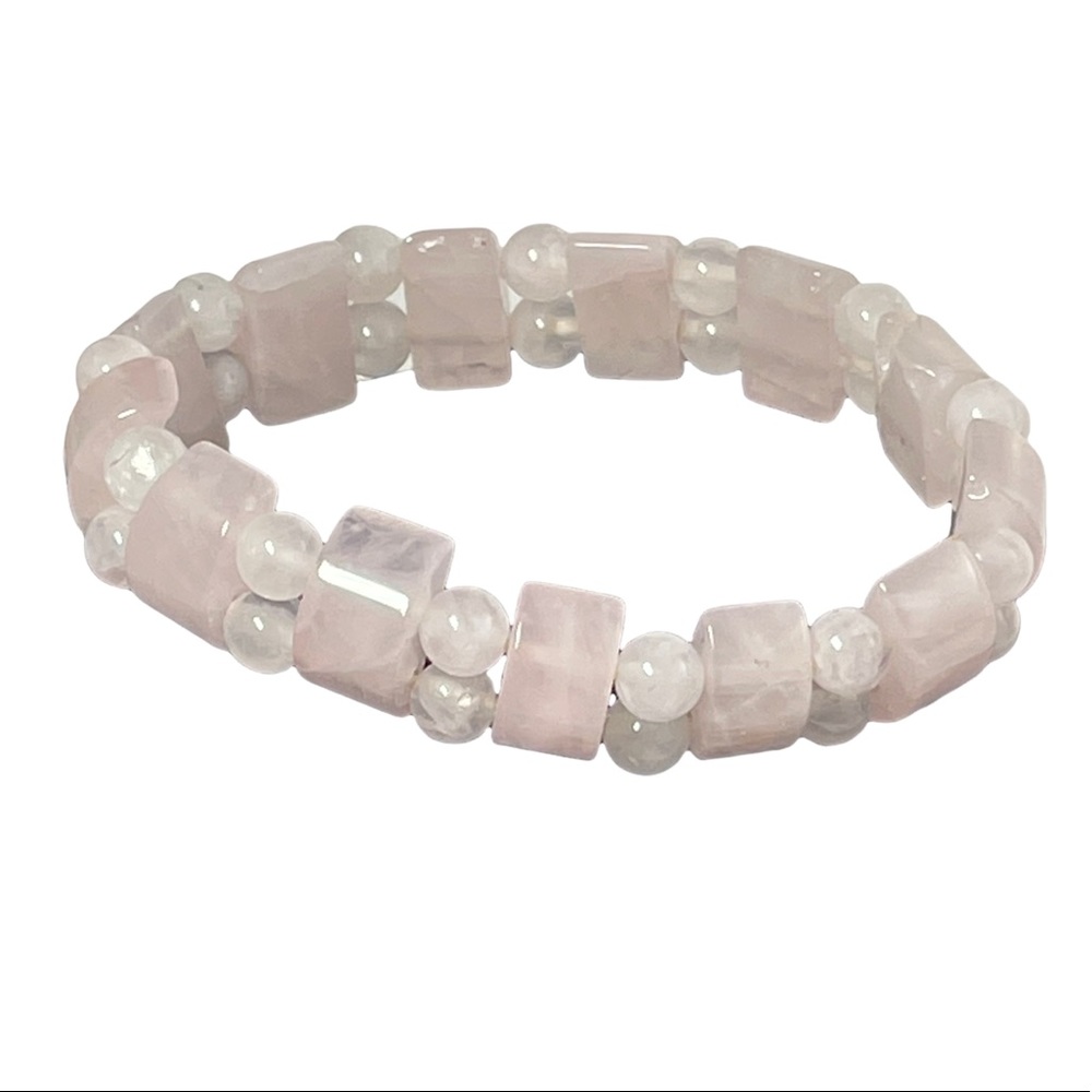 Beautiful pink rose quartz bead stretchy bracelet